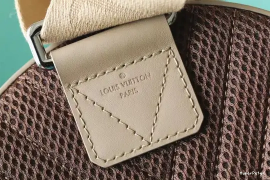 LOUIS VUITTON Pilot Slingbag 0613